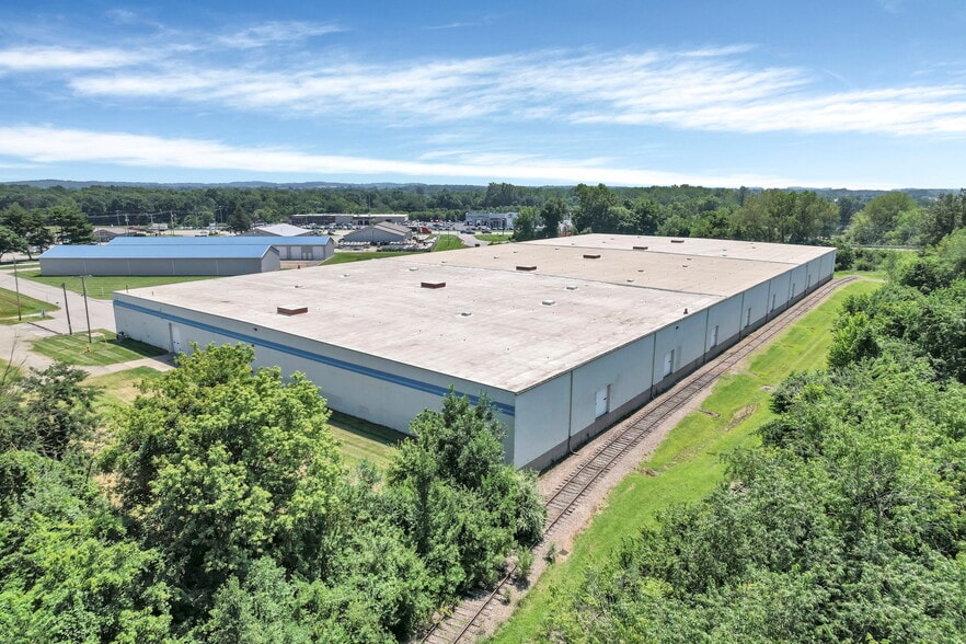 2135 James Pky, Hebron, OH for lease - Building Photo - Image 2 of 8