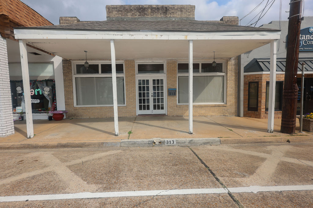 313 E Main St, Humble, TX for lease Building Photo- Image 1 of 17
