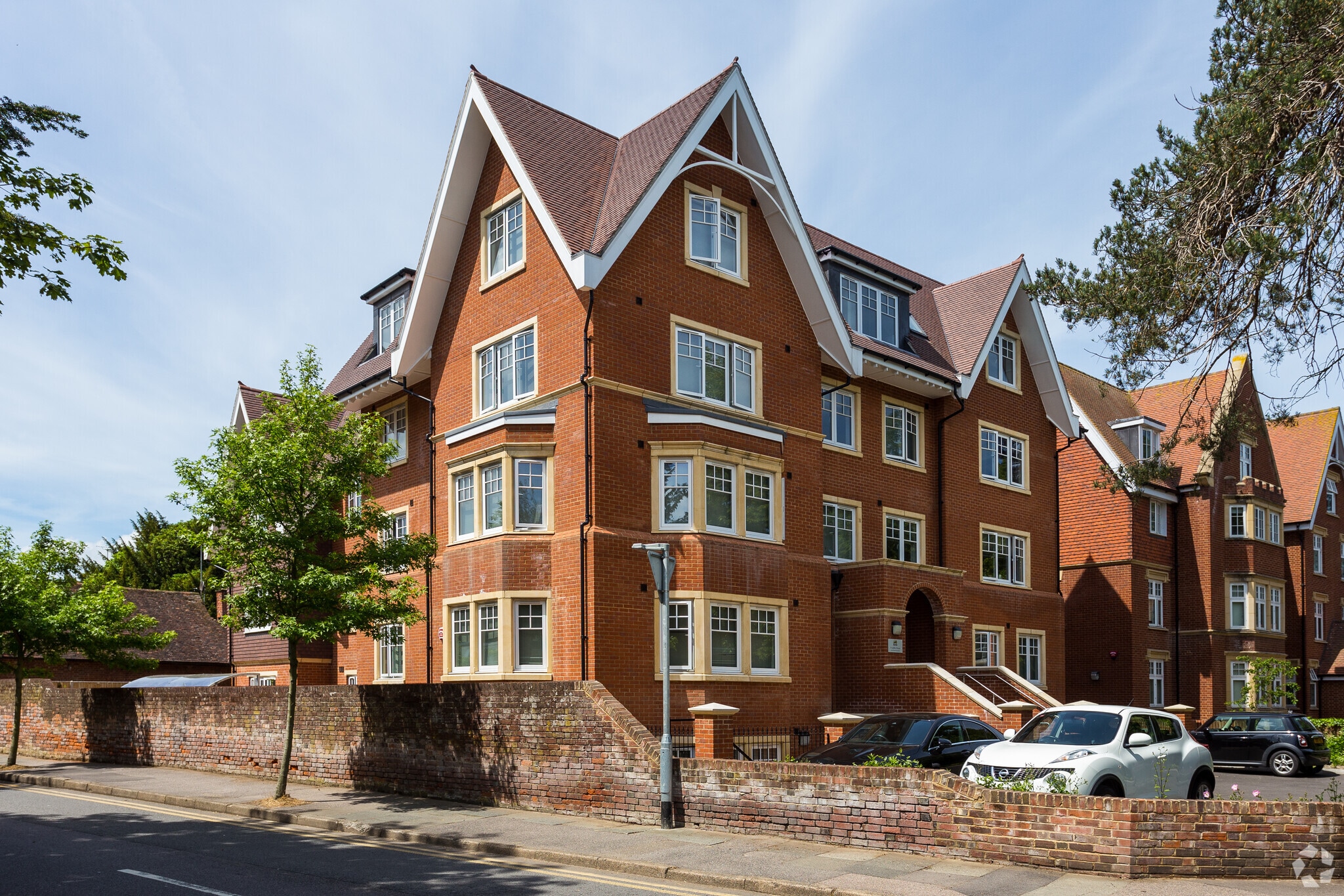 66 New Dover Rd, Canterbury for sale Primary Photo- Image 1 of 10