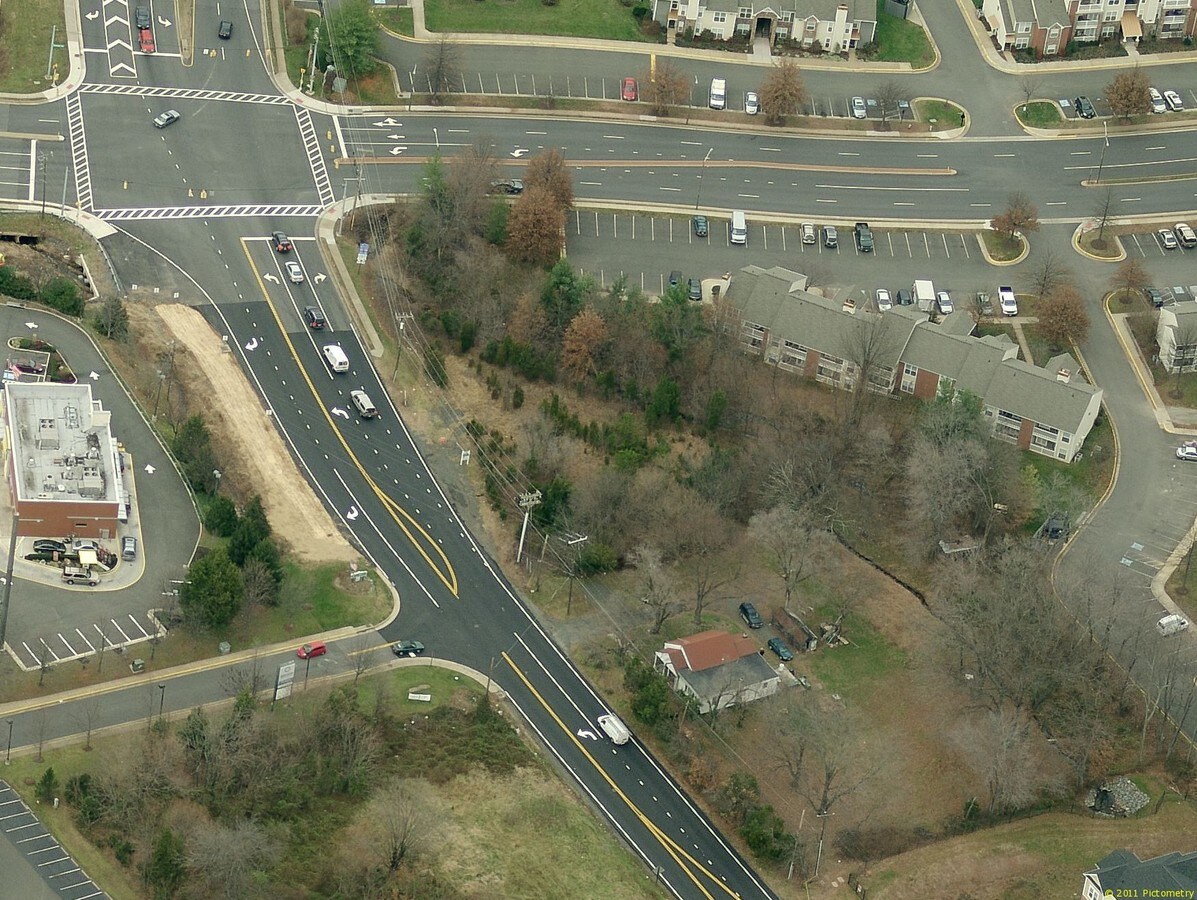 10219 Dumfries Rd, Manassas, VA 20110