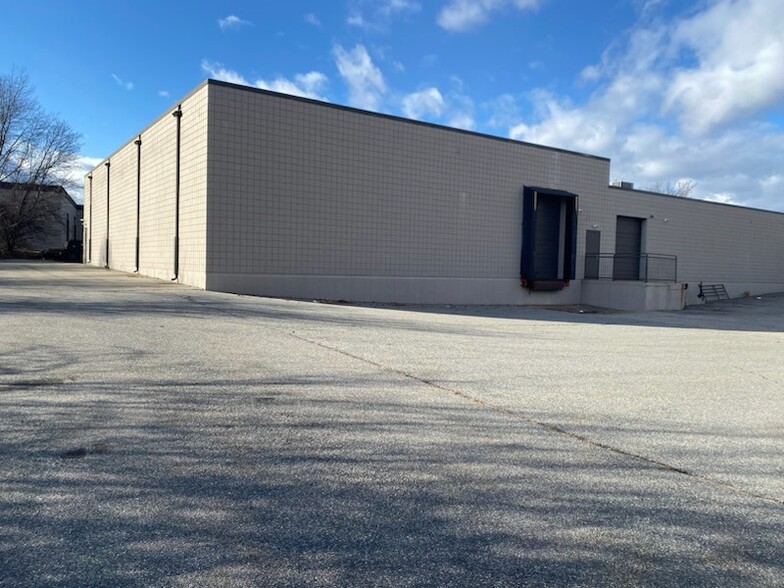 16 Stafford Ct, Cranston, RI for lease - Building Photo - Image 2 of 15