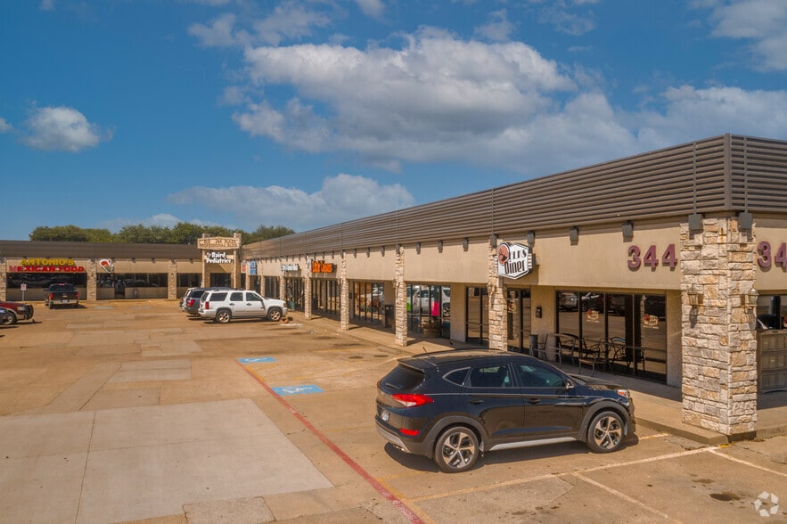 344 SW Wilshire Blvd, Burleson, TX for lease - Building Photo - Image 1 of 4