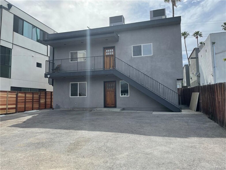 817 N Harvard Blvd, Los Angeles, CA for sale - Building Photo - Image 2 of 8