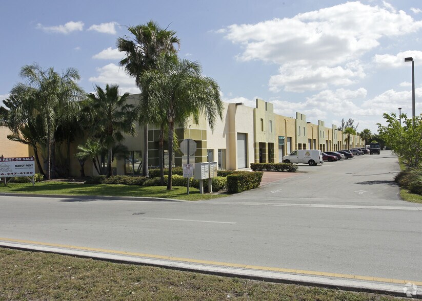 13117 NW 107th Ave, Hialeah Gardens, FL for sale - Primary Photo - Image 1 of 1