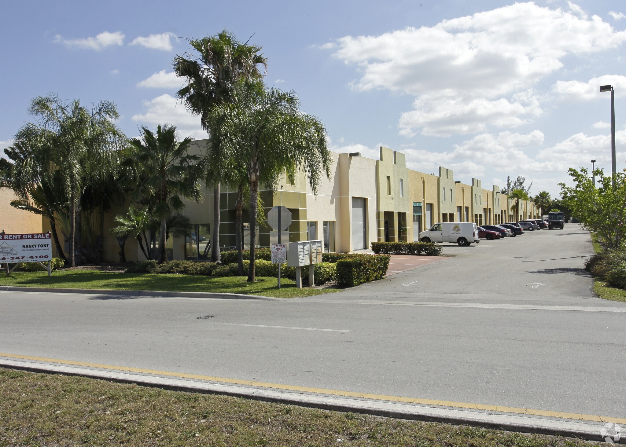 13117 NW 107th Ave, Hialeah Gardens, FL for sale Primary Photo- Image 1 of 1