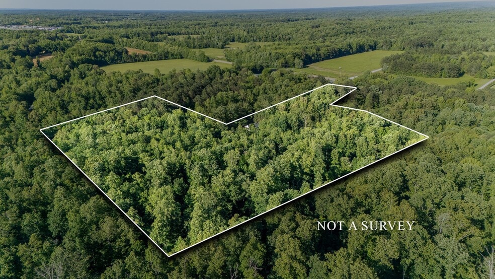 151 Spence Store Loop, Holladay, TN for sale - Primary Photo - Image 1 of 50