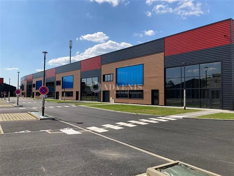 Retail in Le Mans for lease Building Photo- Image 1 of 6