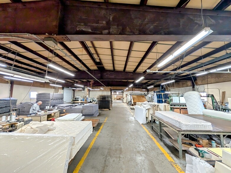 695 Amity Rd, Bethany, CT for lease - Building Photo - Image 3 of 5