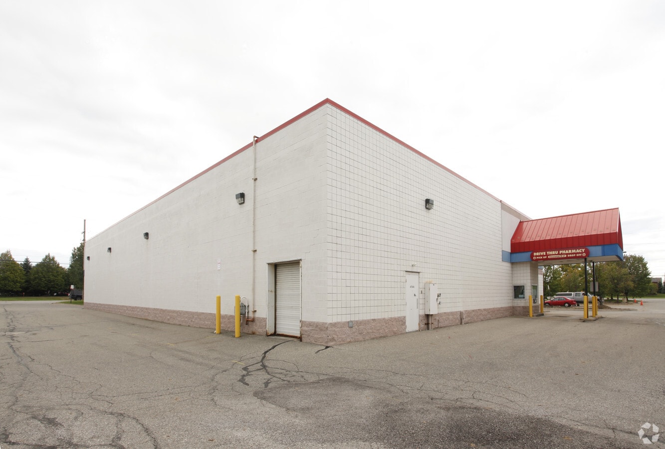 47300 Pontiac Trl, Wixom, MI 48393