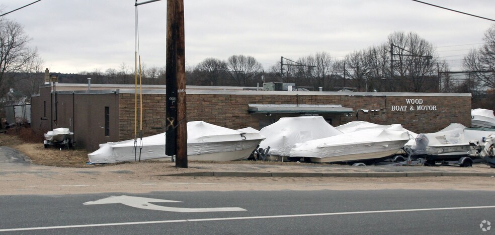 3630 W Shore Rd, Warwick, RI for sale - Primary Photo - Image 1 of 1