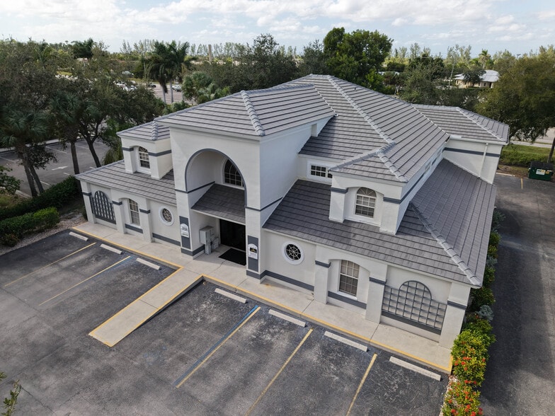 15750 New Hampshire Ct, Fort Myers, FL for lease - Building Photo - Image 1 of 10
