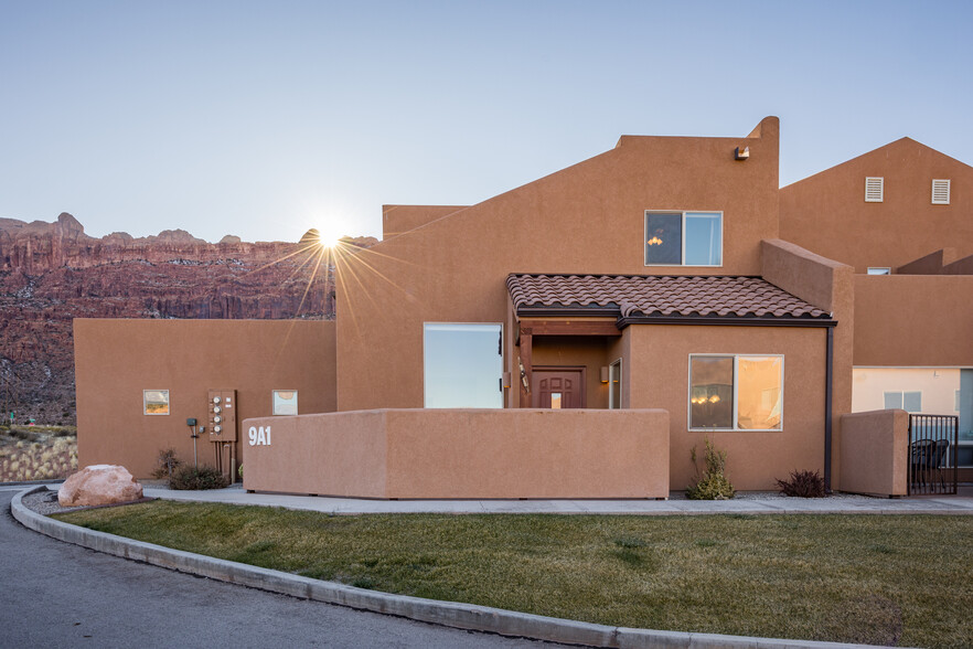 3862 Desert Willow #9-A1 cir, Moab, UT for sale - Primary Photo - Image 1 of 31