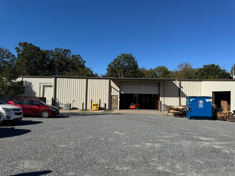 100% Occupied Industrial Property portfolio of 2 properties for sale on LoopNet.com - Building Photo - Image 3 of 8