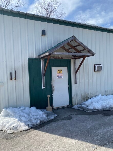 24 Foundry Ave, Meredith, NH for lease - Building Photo - Image 3 of 5