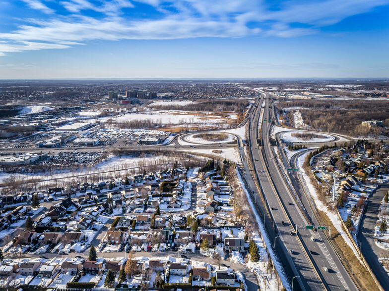 Rue De Lierre, Laval, QC for lease - Primary Photo - Image 1 of 5