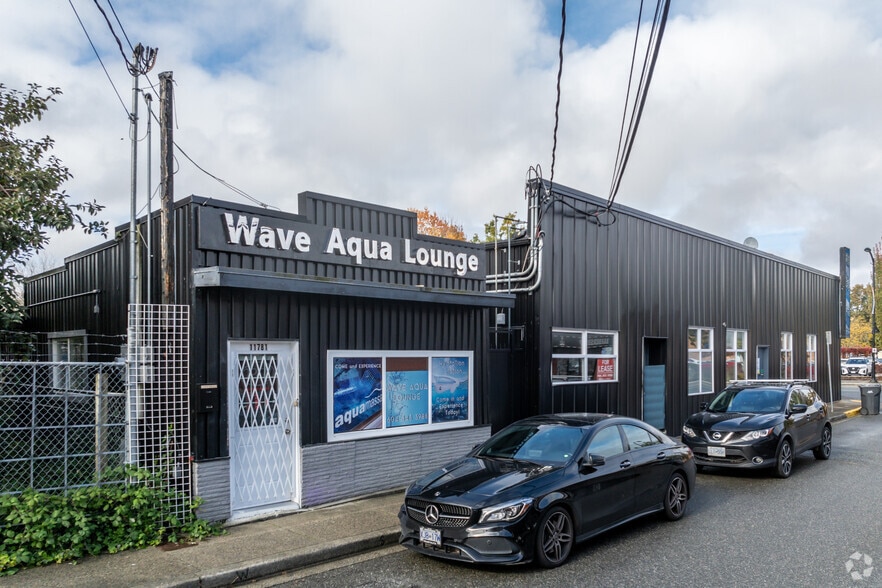 22444 Lougheed Hwy, Maple Ridge, BC for lease - Primary Photo - Image 1 of 2