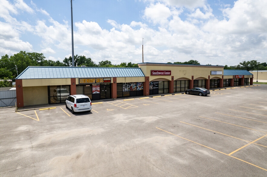 1309-1415 W 31st St S, Wichita, KS for sale - Building Photo - Image 2 of 10