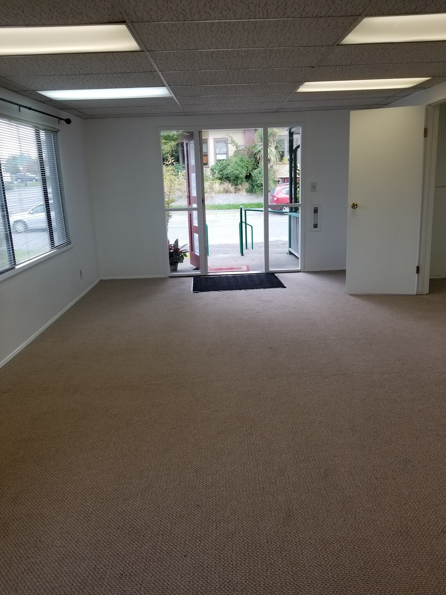 1727 4th Ave E, Olympia, WA for lease Interior Photo- Image 1 of 7