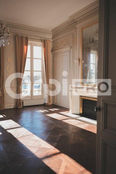 Office in La Rochelle for sale - Interior Photo - Image 2 of 3