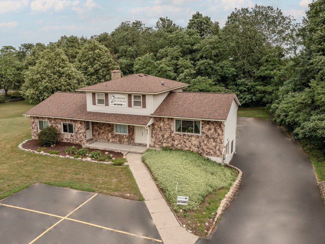 2530 Manitou Rd, Rochester, NY 14624