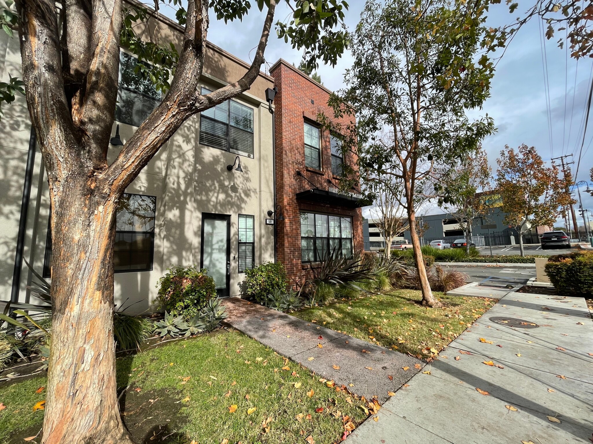 501 W Maple Ave, Orange, CA for lease Building Photo- Image 1 of 6