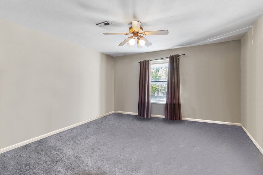 1119-1123 Merriam Ln, Kansas City, KS for sale - Interior Photo - Image 3 of 61