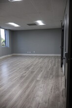 3001 SW 10th St, Pompano Beach, FL for lease Interior Photo- Image 2 of 11