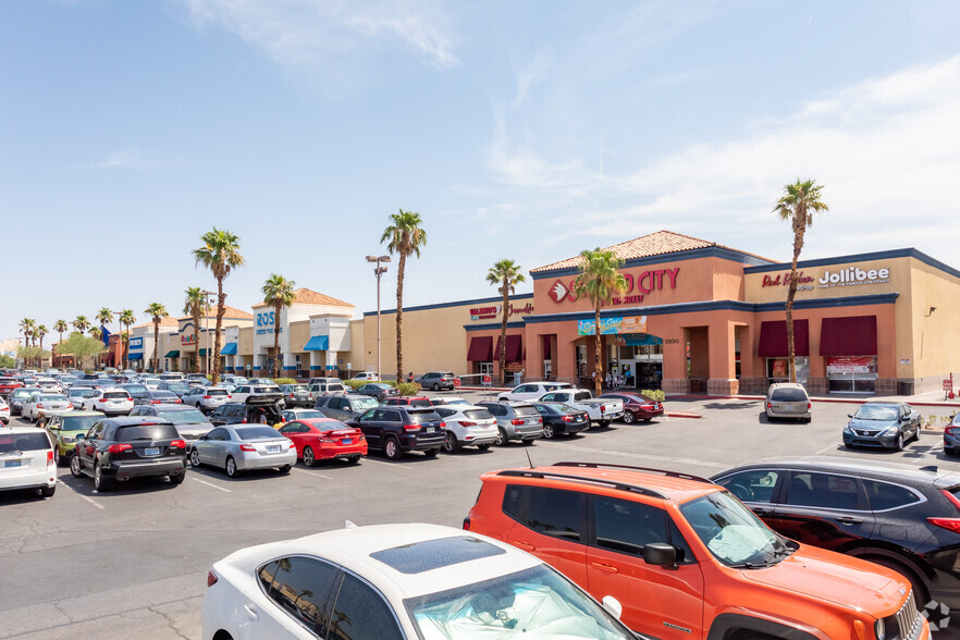 3810-3870 S Maryland Pky, Las Vegas, NV for lease - Building Photo - Image 1 of 7