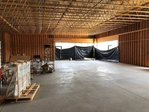 2140 E Cactus Rd, Phoenix, AZ for sale Interior Photo- Image 1 of 1