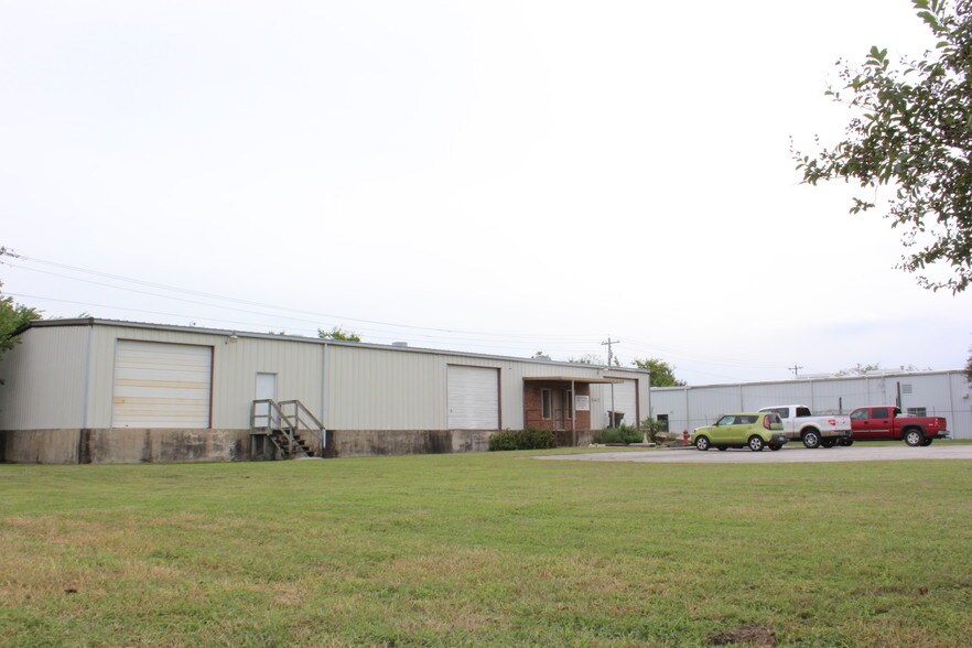 540 Graham Rd, College Station, TX 77845