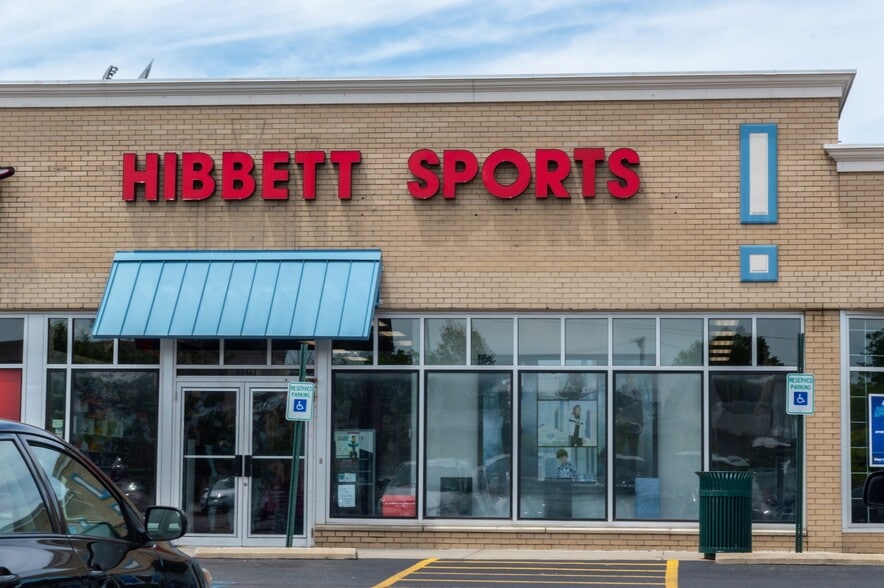 25501 Shore Center Dr, Euclid, OH for lease - Building Photo - Image 2 of 6