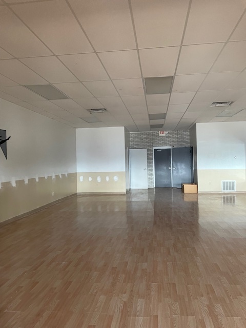 2245 W Columbia Ave, Battle Creek, MI for lease Interior Photo- Image 1 of 1