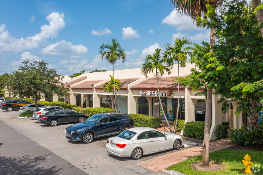 7811-7823 Sunrise Blvd, Plantation, FL for lease - Building Photo - Image 2 of 11