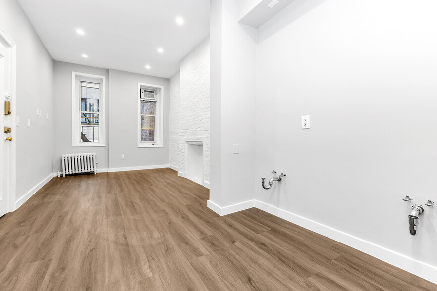 122 W 20th St, New York, NY for lease - Interior Photo - Image 1 of 5