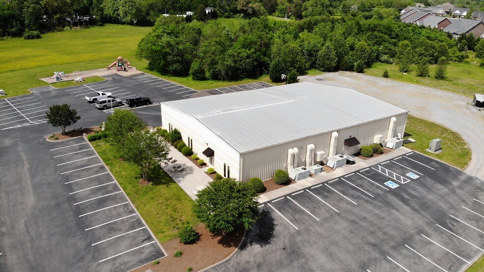 96 Mariner Point Dr, Clinton, TN 37716