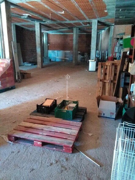 Retail in Casar de Cáceres for lease - Building Photo - Image 2 of 8