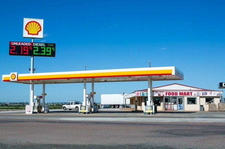 11561 N 1900 Rd, Sayre, OK for sale - Building Photo - Image 1 of 1