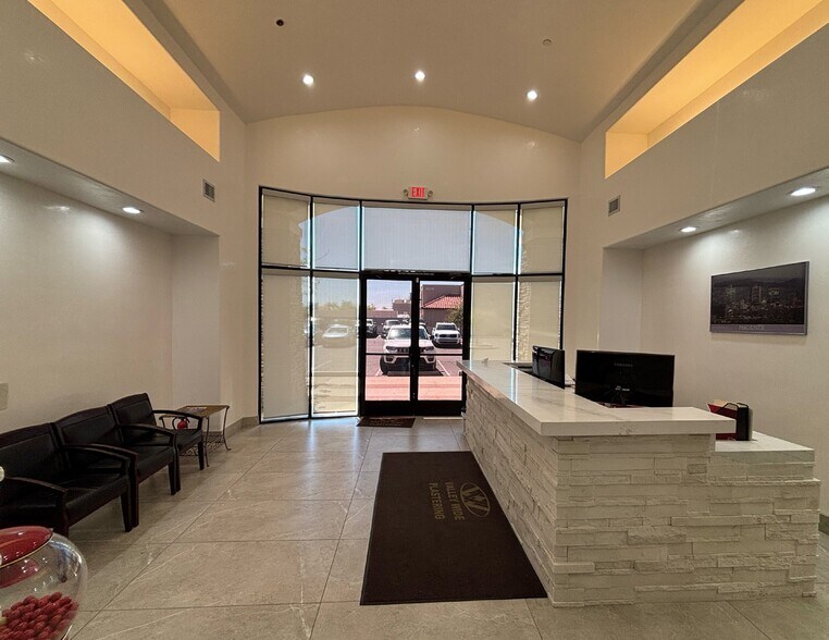 1121 W Ranch Rd, Tempe, AZ for sale - Interior Photo - Image 2 of 6