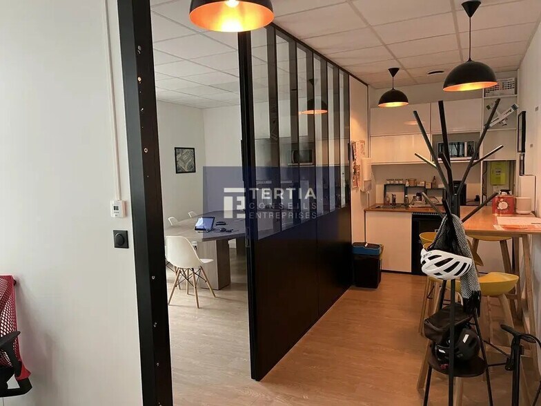 Office in Castelnau-le-Lez for lease - Building Photo - Image 3 of 7