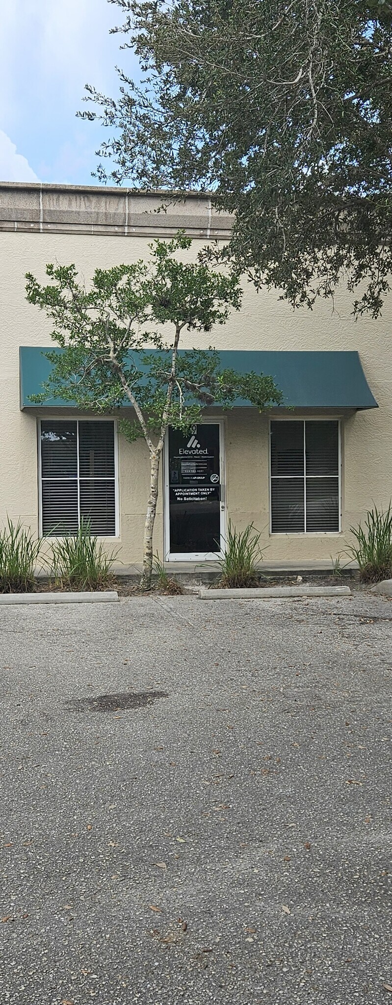 1076 Business Ln, Naples, FL for lease Building Photo- Image 1 of 12