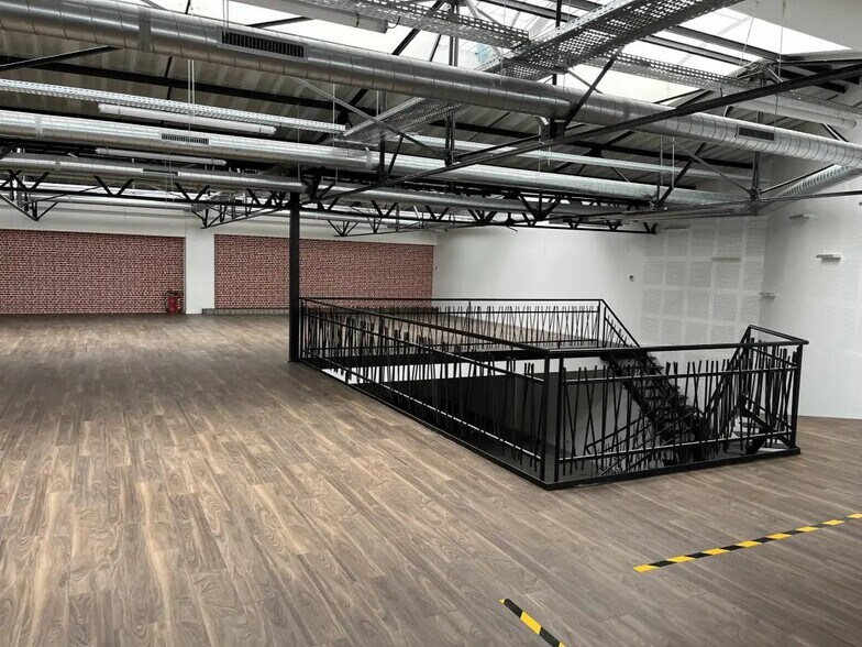 18 Rue D'Arras, Nanterre for lease - Interior Photo - Image 2 of 4