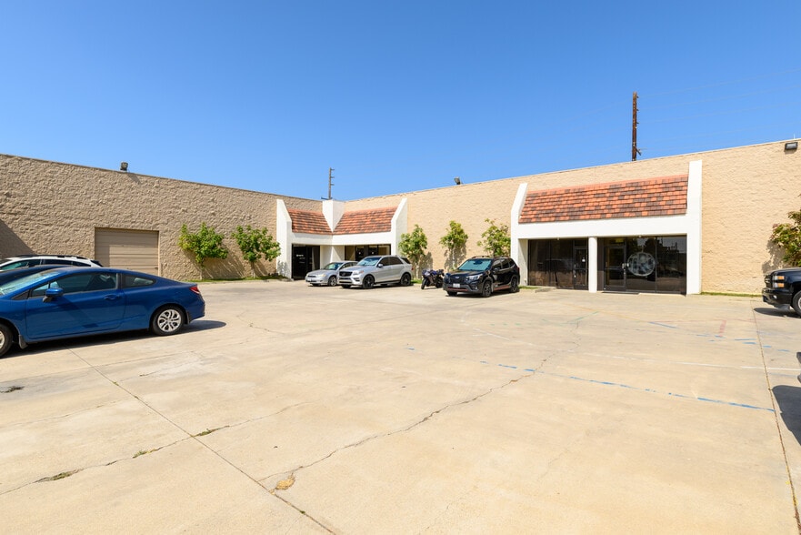 1595 Walter St, Ventura, CA for lease - Building Photo - Image 3 of 8