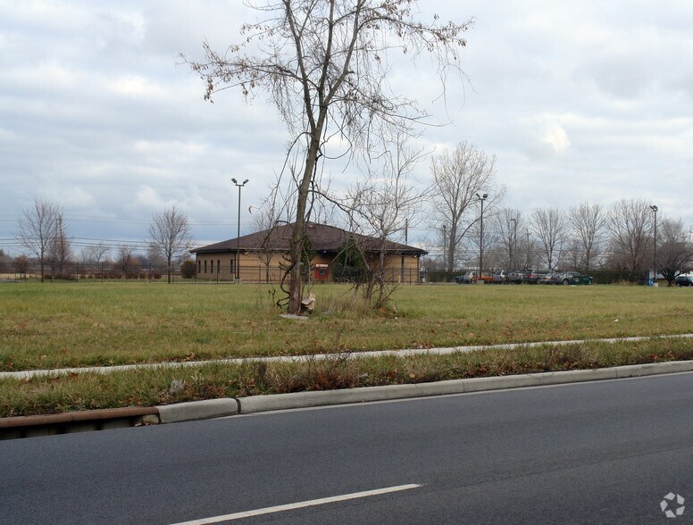 3904 Airport Hwy, Toledo, OH for sale - Primary Photo - Image 1 of 1