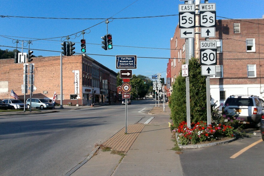 33 Canal St, Fort Plain, NY for sale - Building Photo - Image 1 of 1