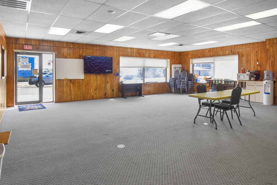 603 E 2nd St, Ogallala, NE for sale - Building Photo - Image 2 of 34