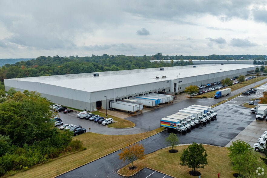 2250-2300 Progress Dr, Hebron, KY for lease - Building Photo - Image 2 of 5