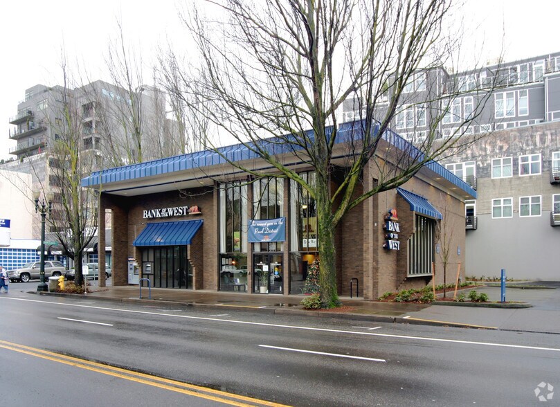 419 NW Broadway, Portland, OR for lease - Building Photo - Image 2 of 8