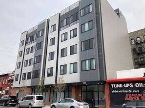 668 Communipaw Ave, Jersey City, NJ for lease Interior Photo- Image 1 of 6