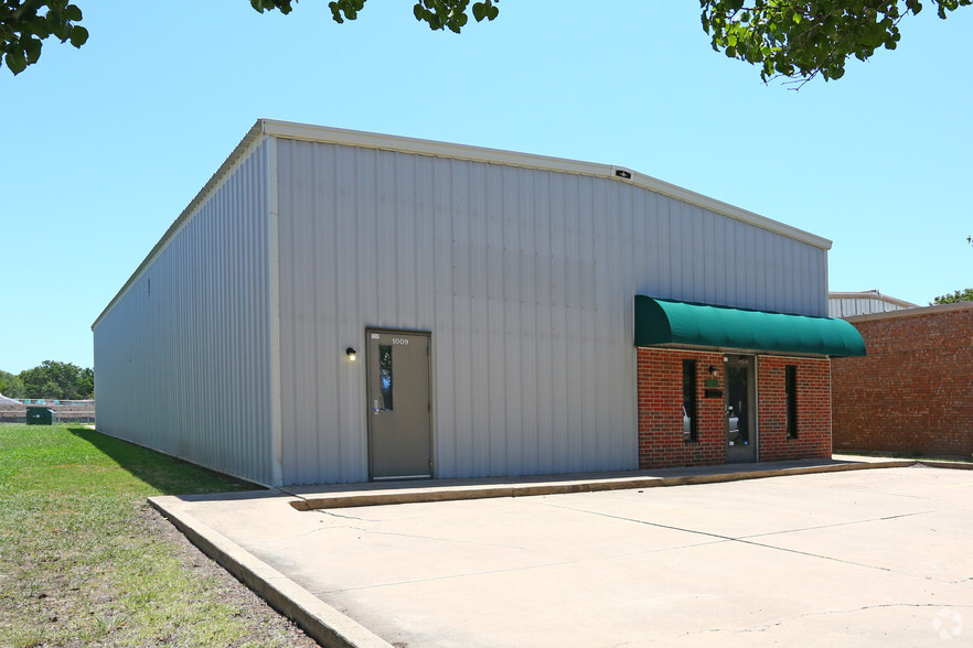 1007 N University Blvd, Norman, OK for lease - Primary Photo - Image 1 of 15