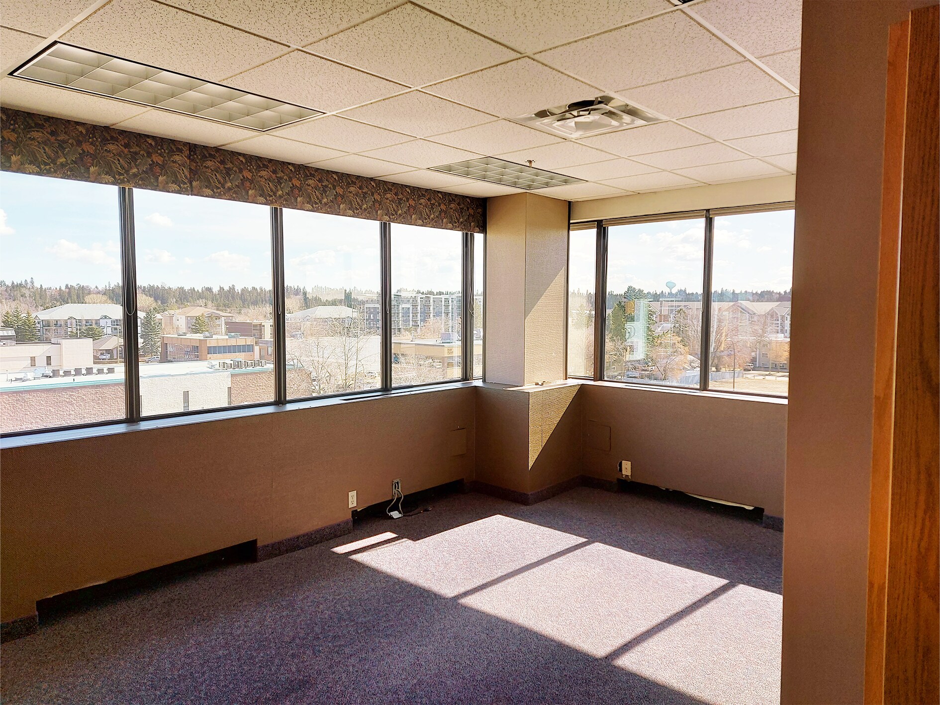 4901 48 St, Red Deer, AB for lease Interior Photo- Image 1 of 5